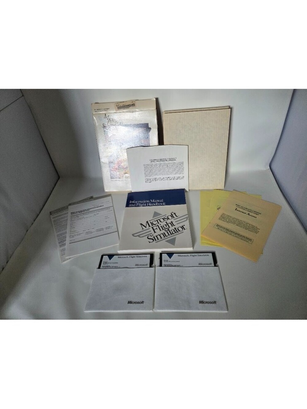 Microsoft Flight Simulator DOS 5.25" Disk Version w/ Box Manuals Disks Complete